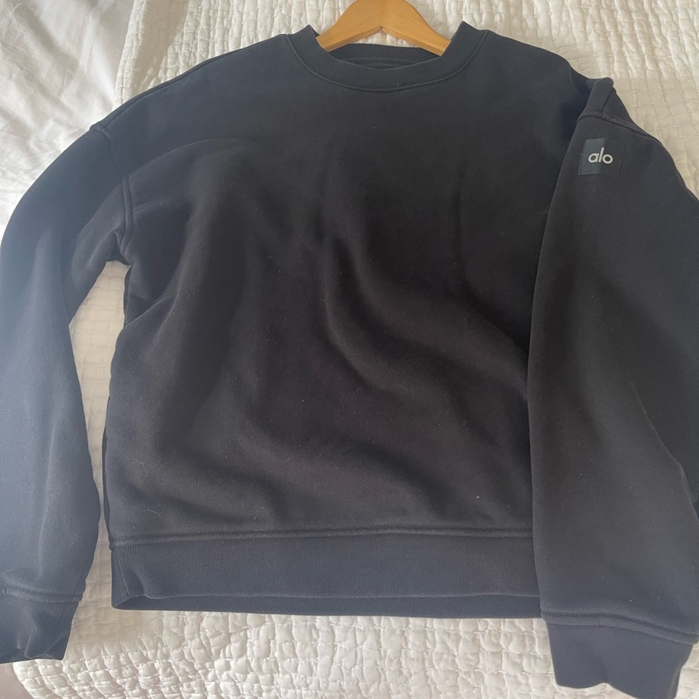 ALO Yoga Men's Black Sweater